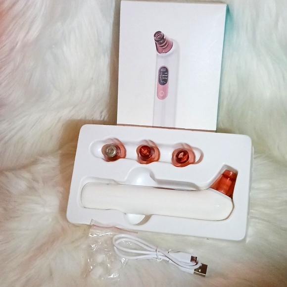 Blackhead Remover with UV light - Picture 2 of 2